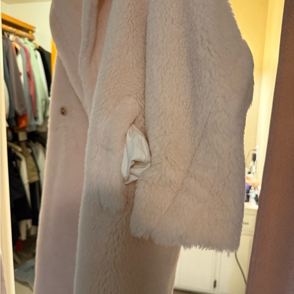 Authentic MaxMara Teddy Coat Sakura Pink - Picture 5 of 10